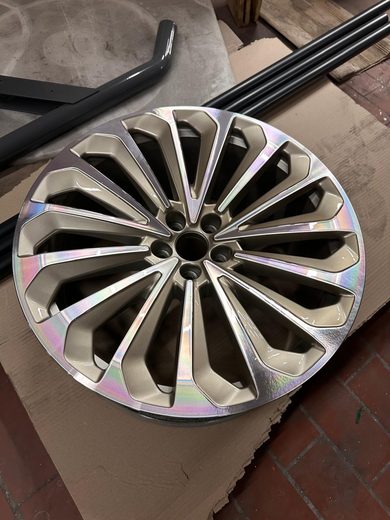 Fertig veredelte Felge mit hochwertigem Oberflächenfinish