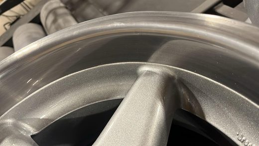 Detailaufnahme der Speichen einer hochwertig beschichteten Felge